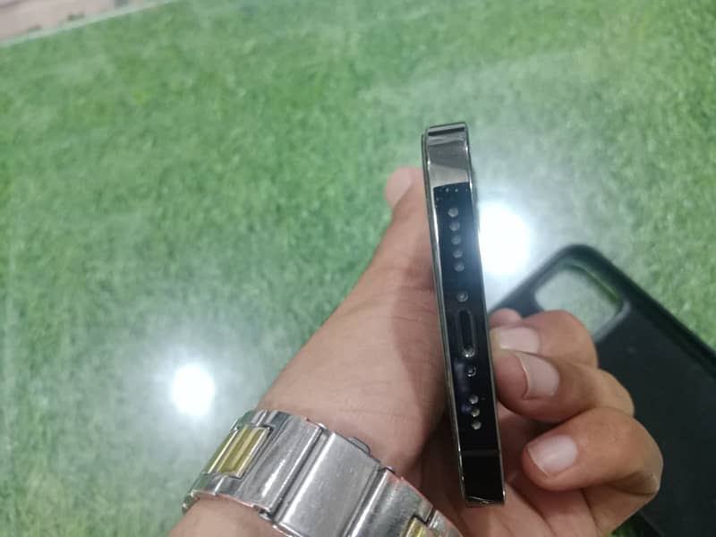 IPHONE 12 PRO 7