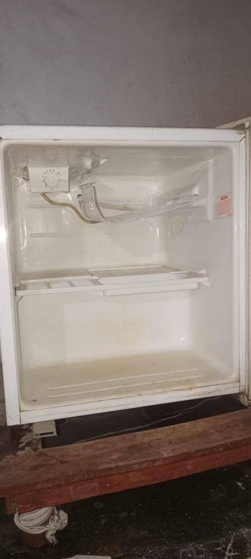 mini fridge 2