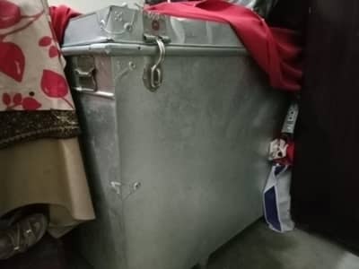 Iron Trunk/ Steel paiti for sale