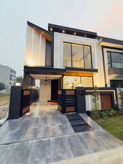 5 Marla Outstanding Modern House Available For Rent IN DHA Phase 9 Town