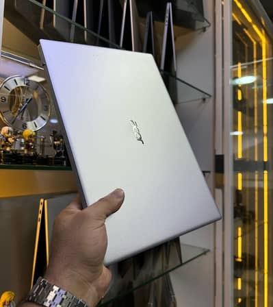 Acer Swift 5000 Series Ryzen 7   16/512GB | 512MB Dedicated Graphics
