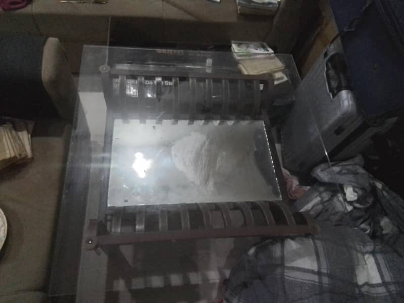 table with 2 side table 0
