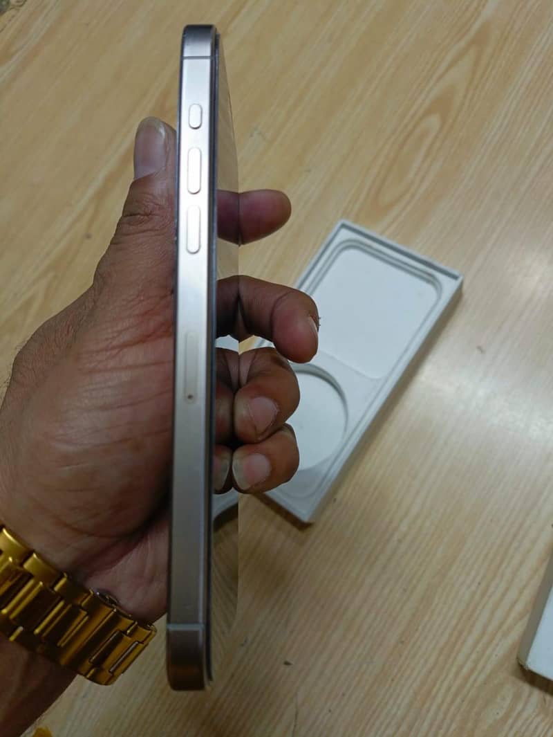 Iphone 15 pro max 2