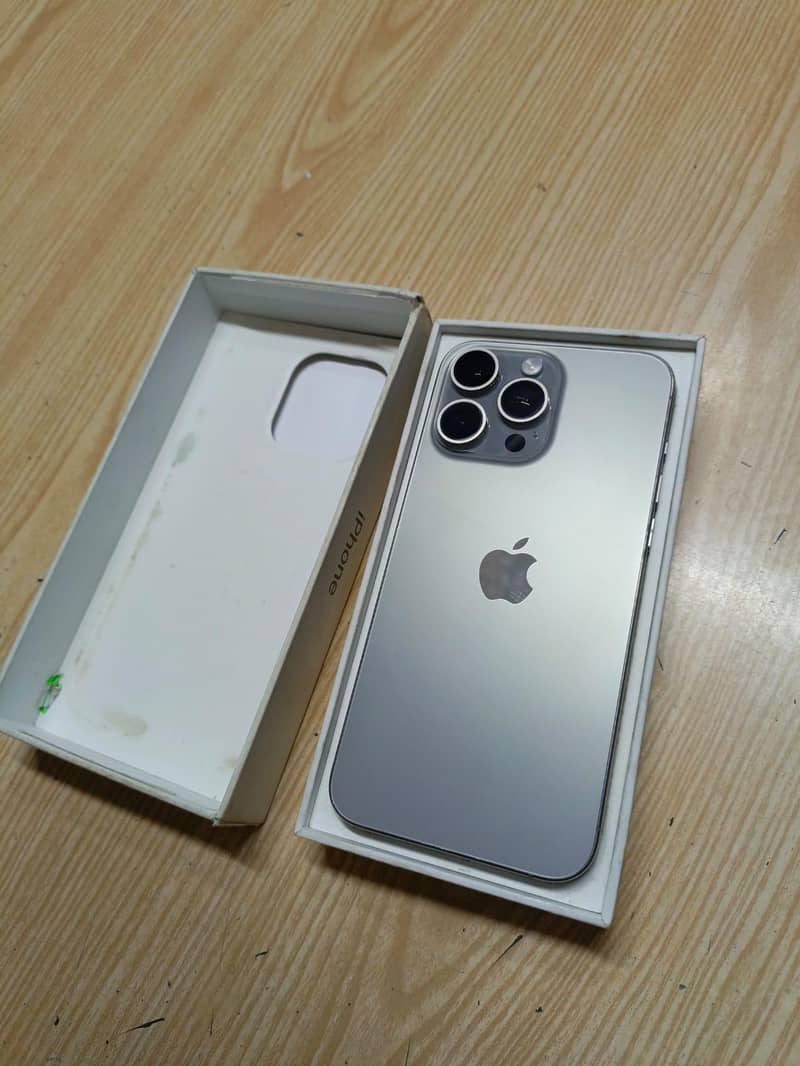 Iphone 15 pro max 3