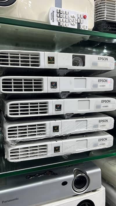 WE HAVE ALL KINDS OF PROJECTORS AVAILBLE IN DUBAI IMPORT 03152965654