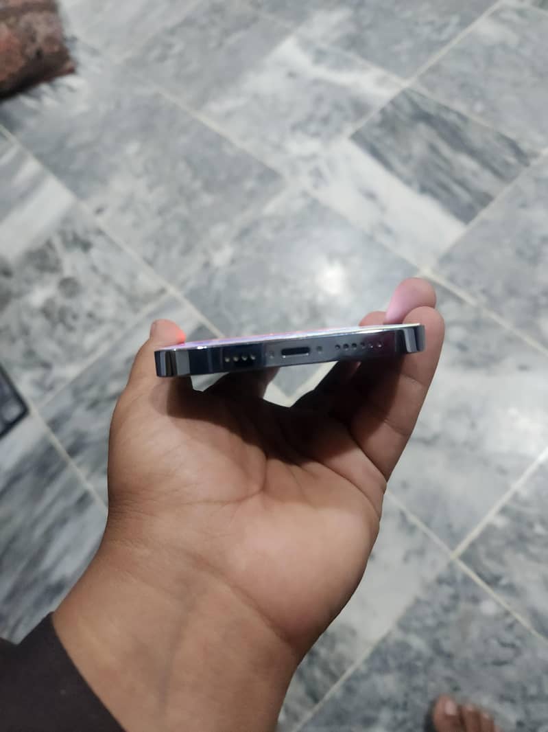 iPhone 3