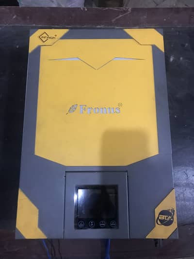 Fronus hybrid Solar inverter 4kw for sale at affordable price