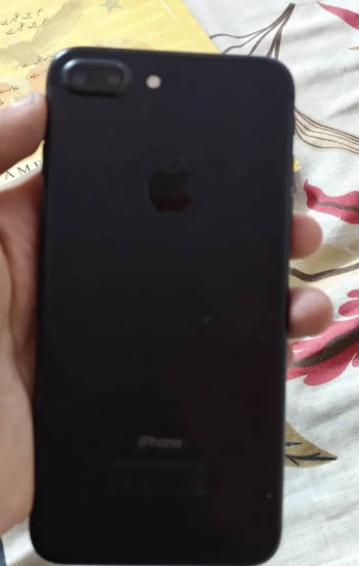 Apple iPhone 7 Plus 3