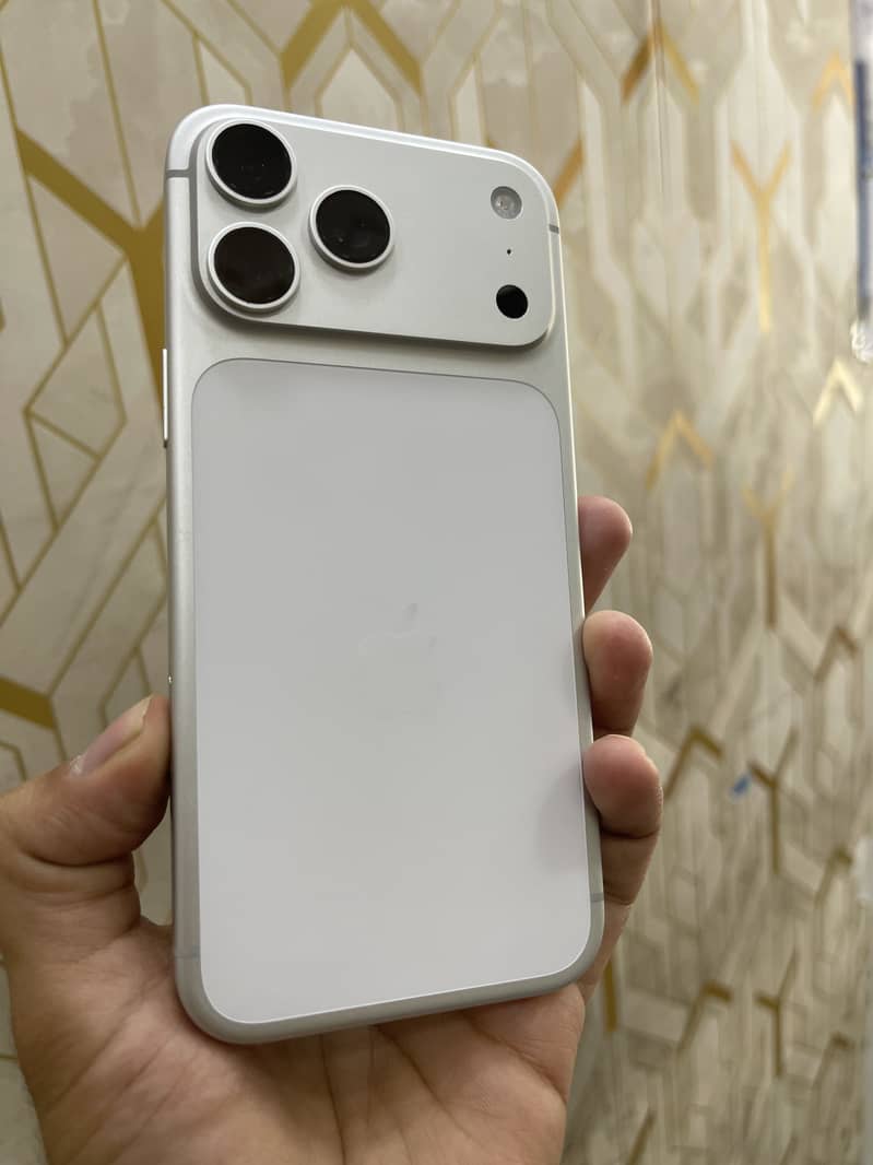 iPhone 17 pro max 256 physical sim 3