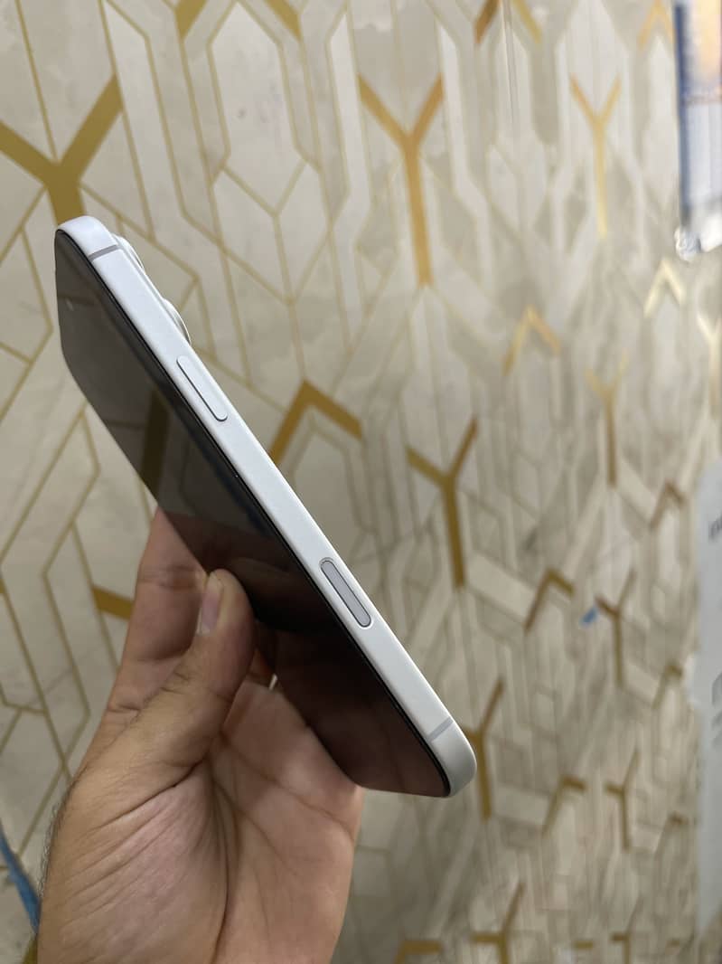 iPhone 17 pro max 256 physical sim 4