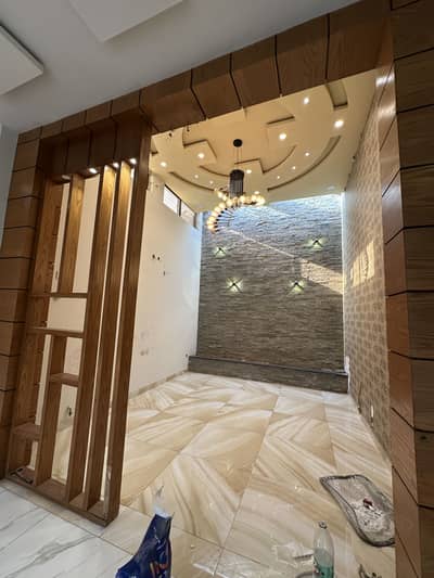 15 Marla Luxury Upper Portion Available For Ren with Gas