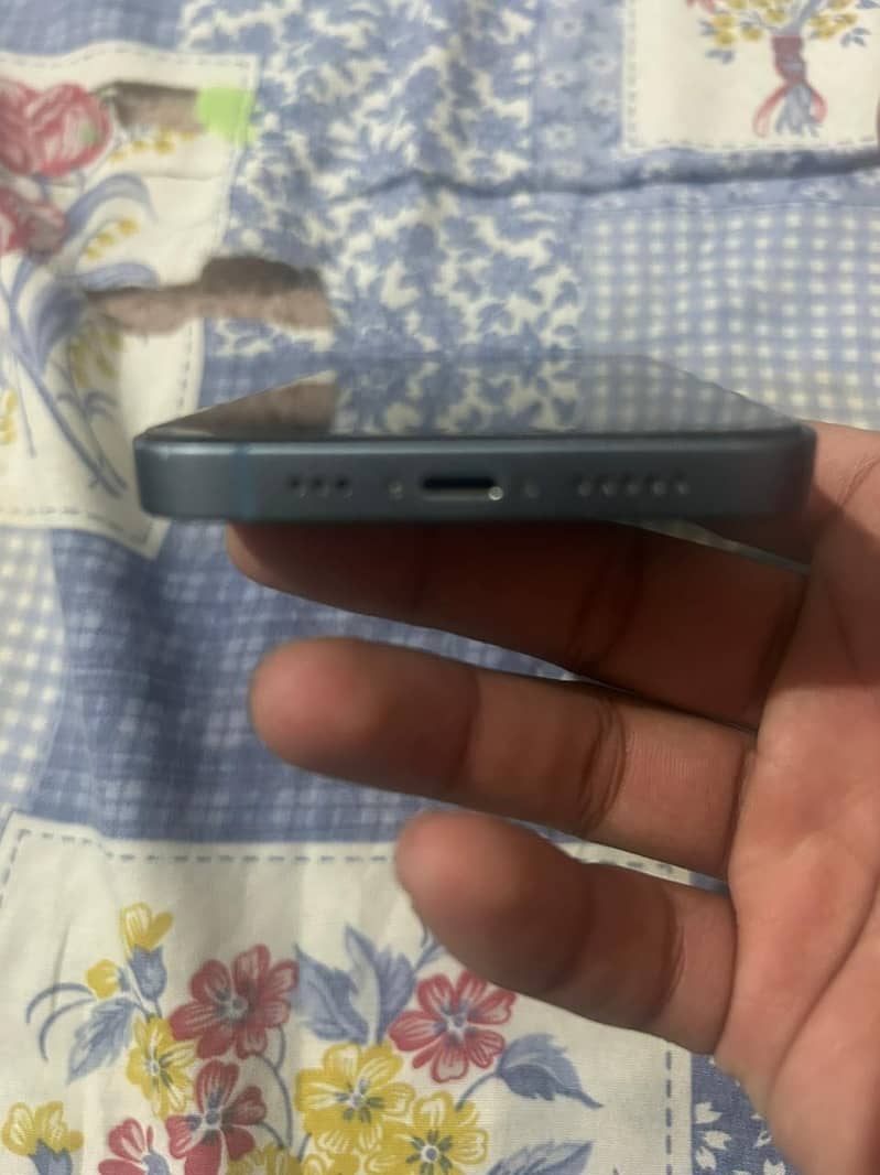 iPhone 14 3