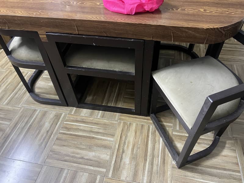 Dining table 0