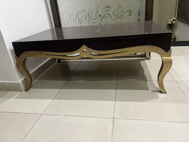 Coffee table 0