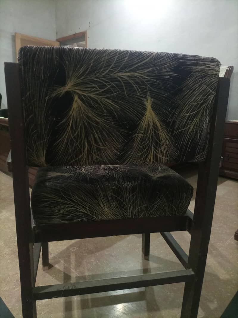 Computer table with chair. 4