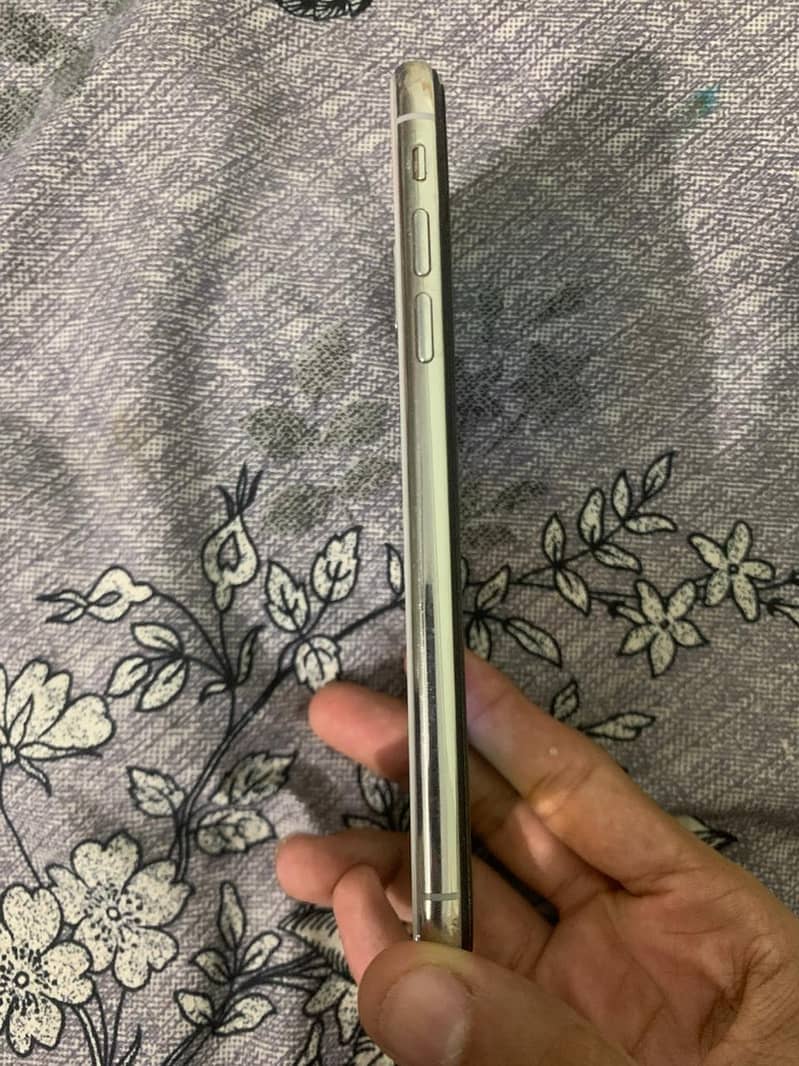 Apple iPhone X 5