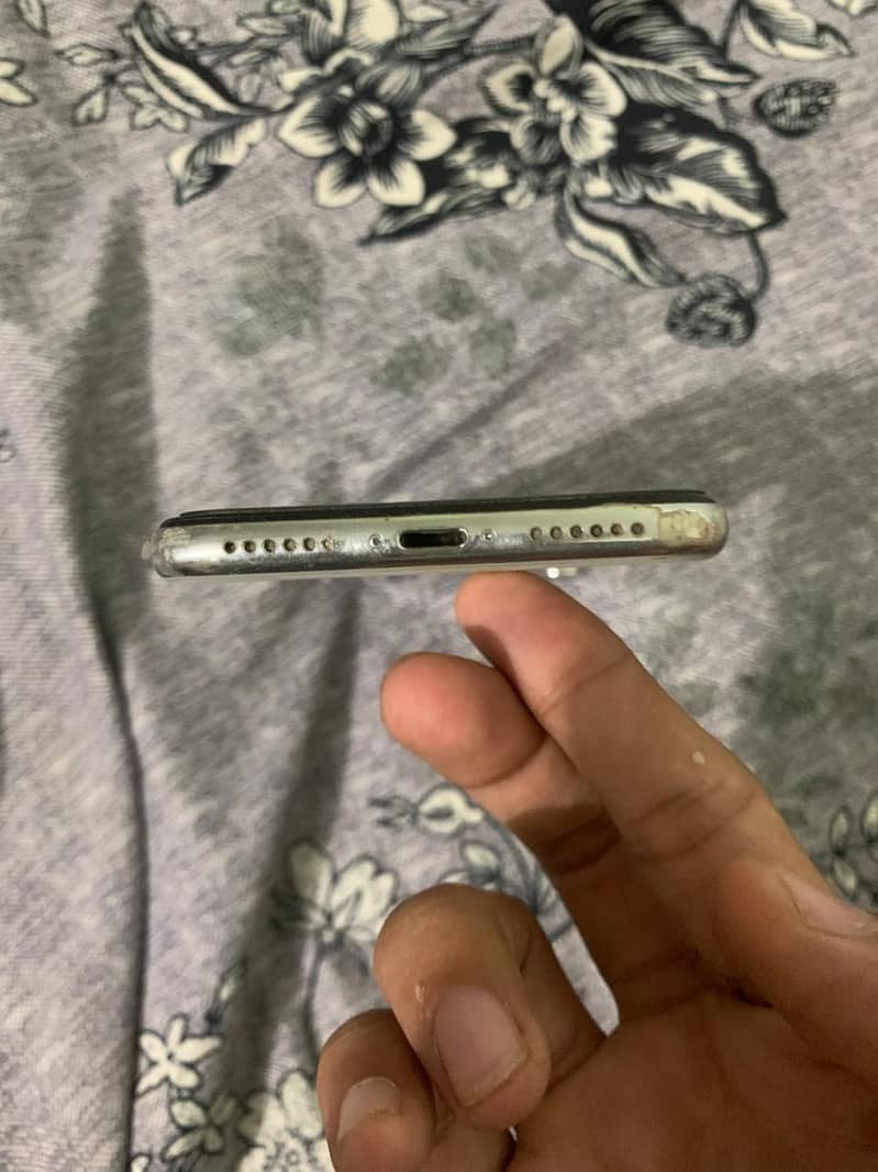 Apple iPhone X 6