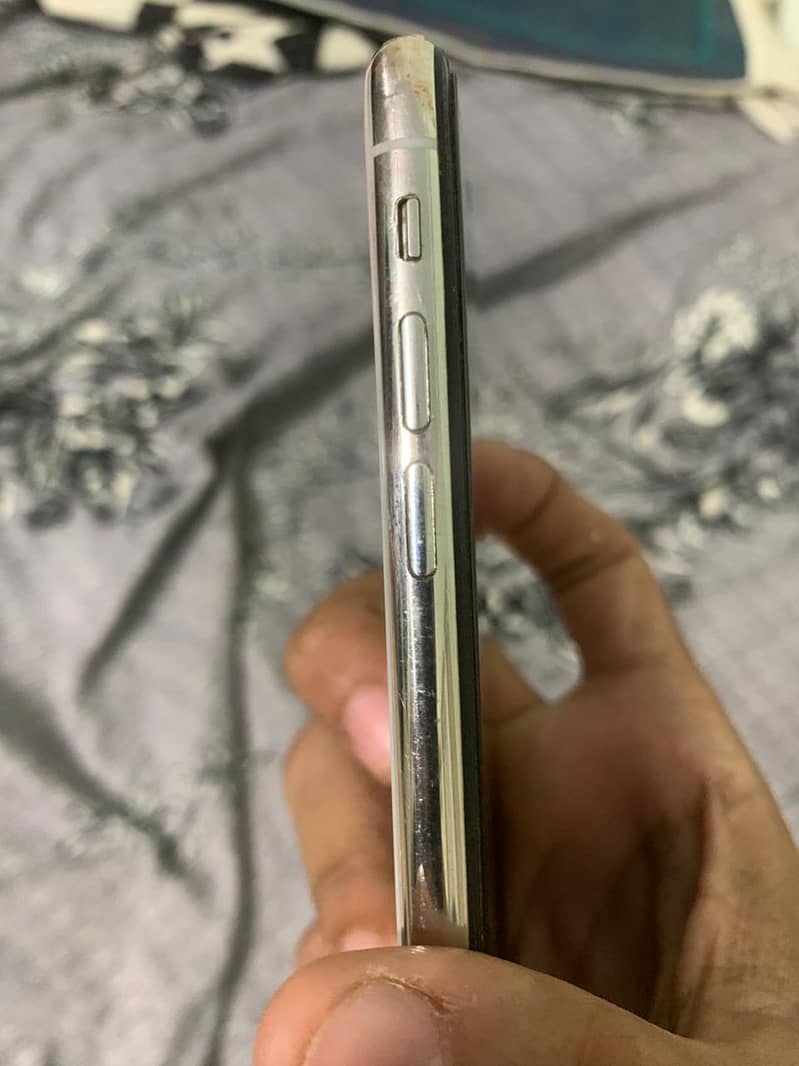Apple iPhone X 12