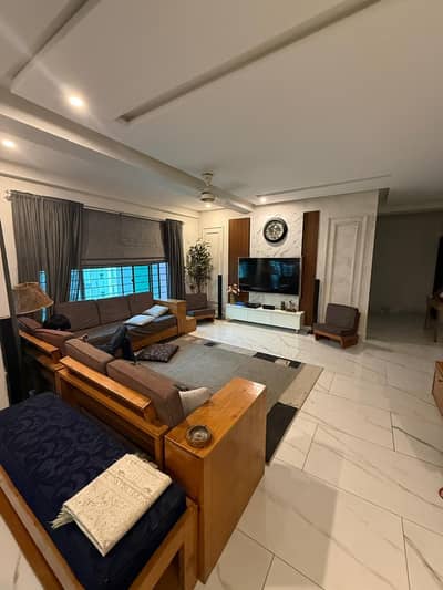 FURNISHED 12 MARLA 3 BEDROOM APARTMENT AVAILABLE FOR RENT