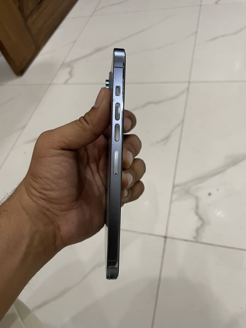 iPhone 13 Pro Max 1