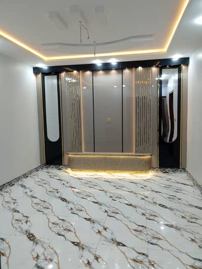 10 Marla brand new lower portion awialable for Rent