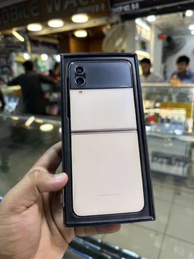 SAMSUNG FLIP 4 8/256gb NON PTA