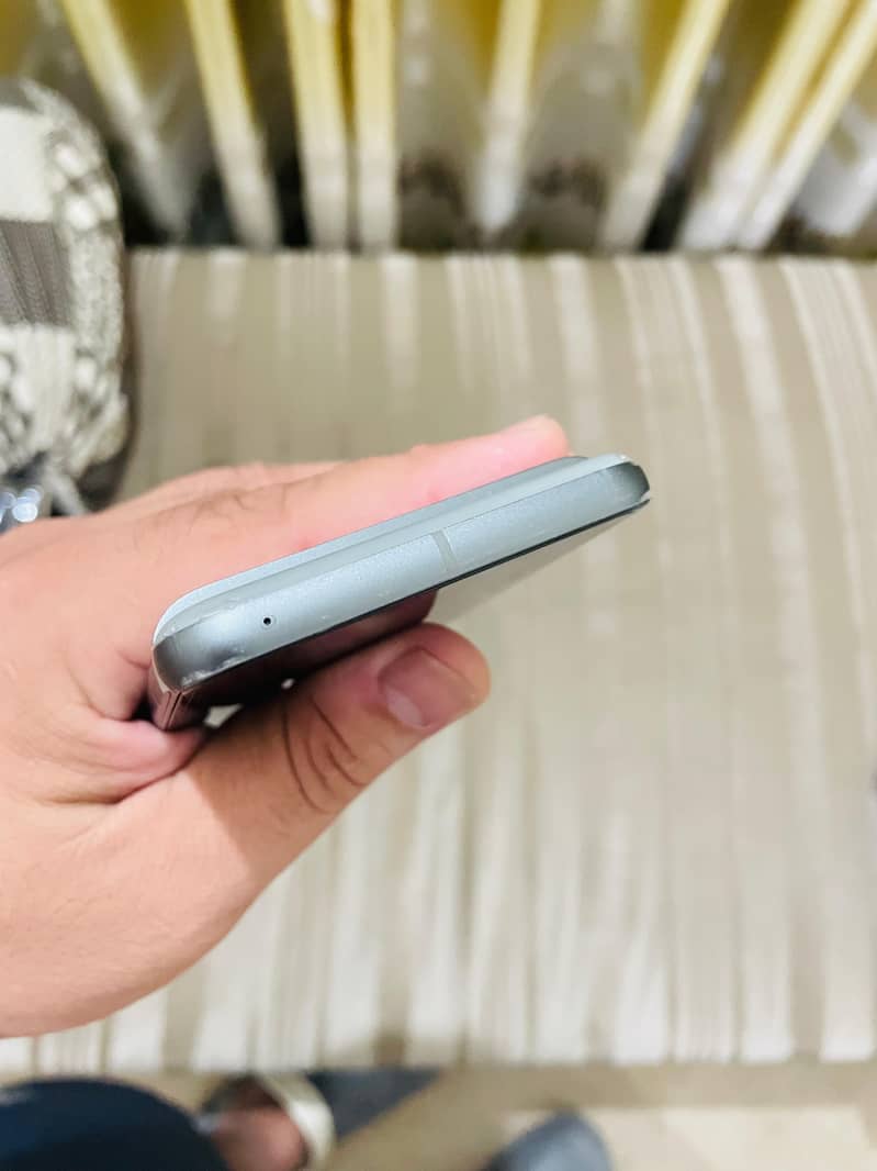 Google Pixel 8 3