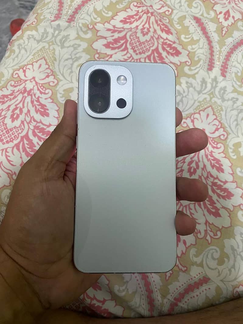 OnePlus 13S 4