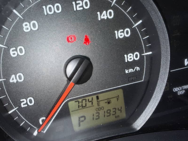 Vitz 2011 8