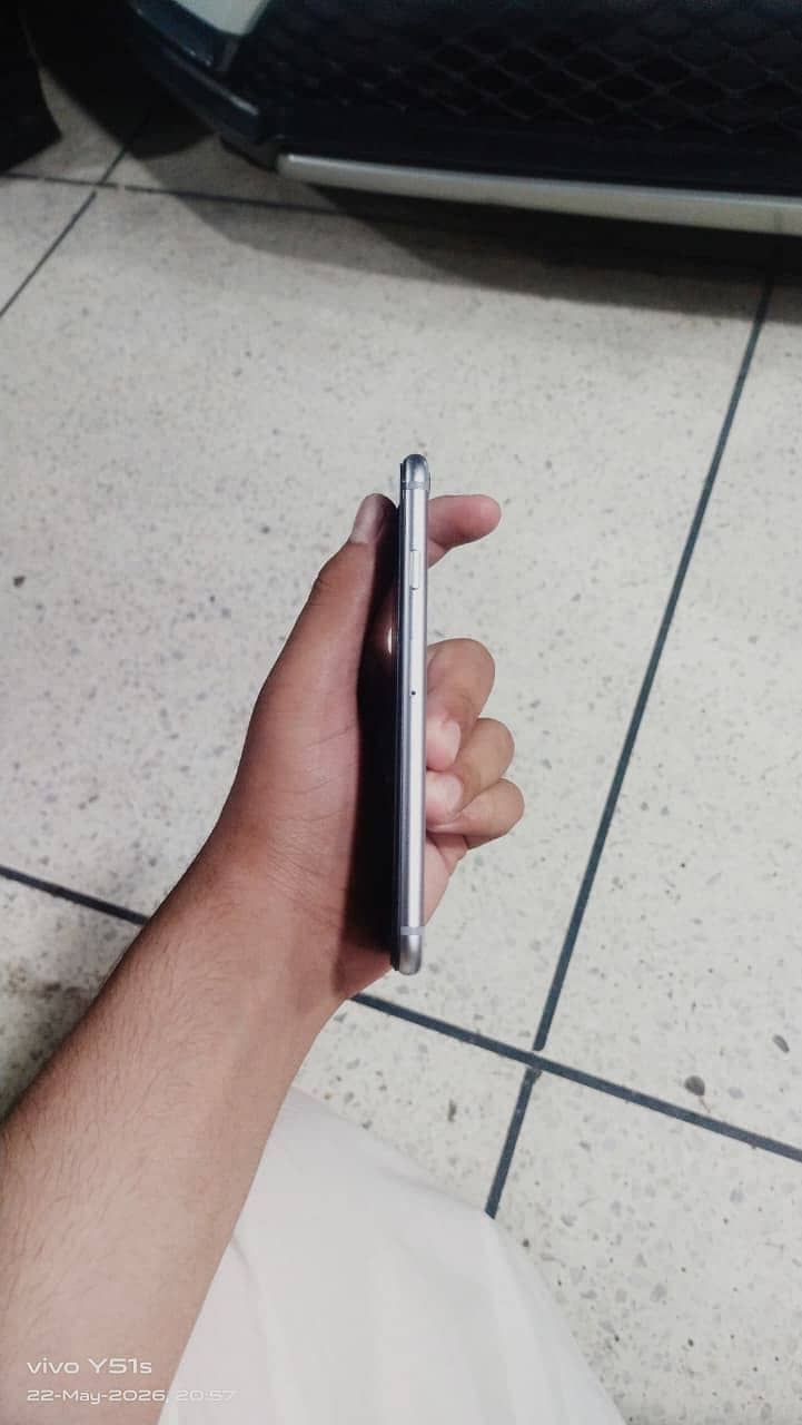 Apple iPhone 6S 2