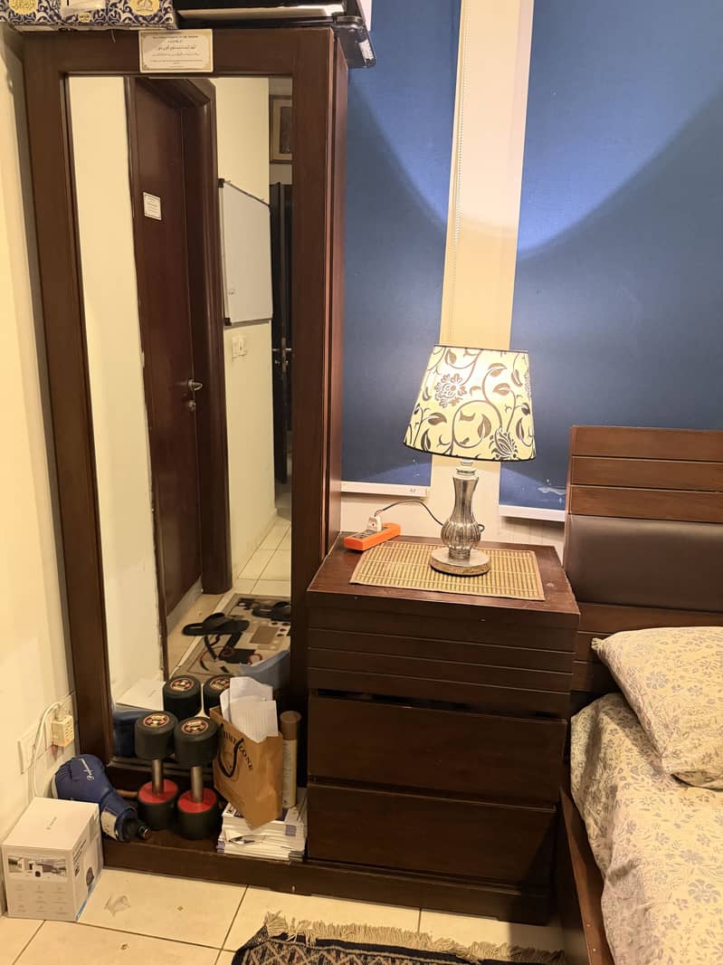 Bed with side table and mirror 3
