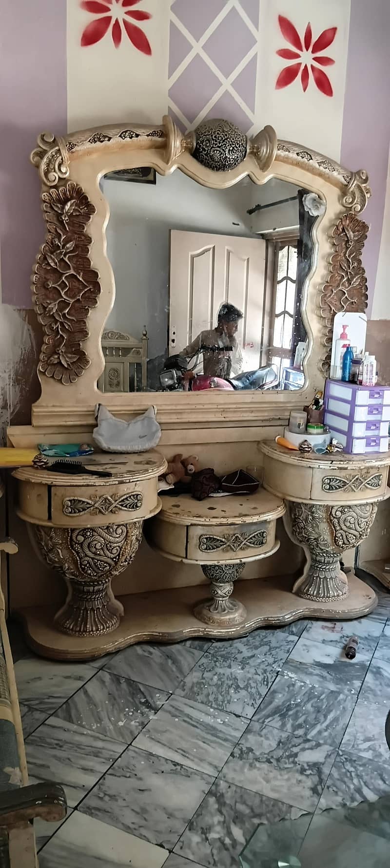 Dressing Table 1