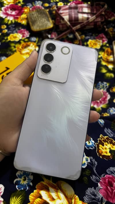 Vivo V27e   8+4GB/256 GB