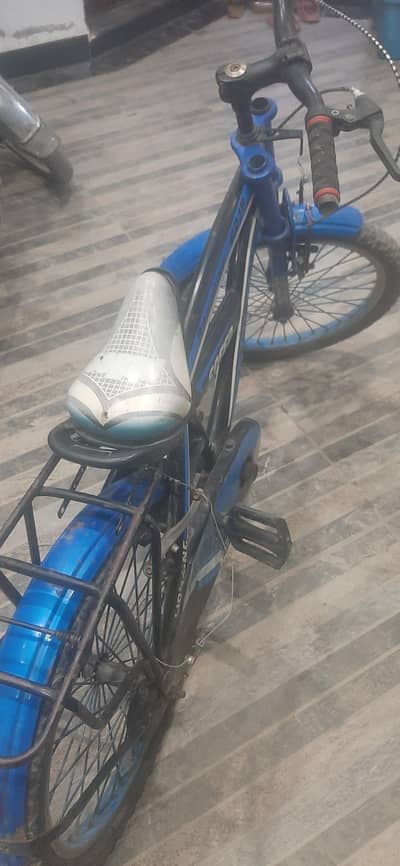 selling my bicycle  for 6 to 10 years old kids