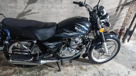 Suzuki GS 150 (2021 Model) – Excellent Condition – Lahore Registered,