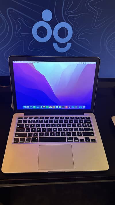 Apple MacBook 2015 i5 (Neat and Clean)