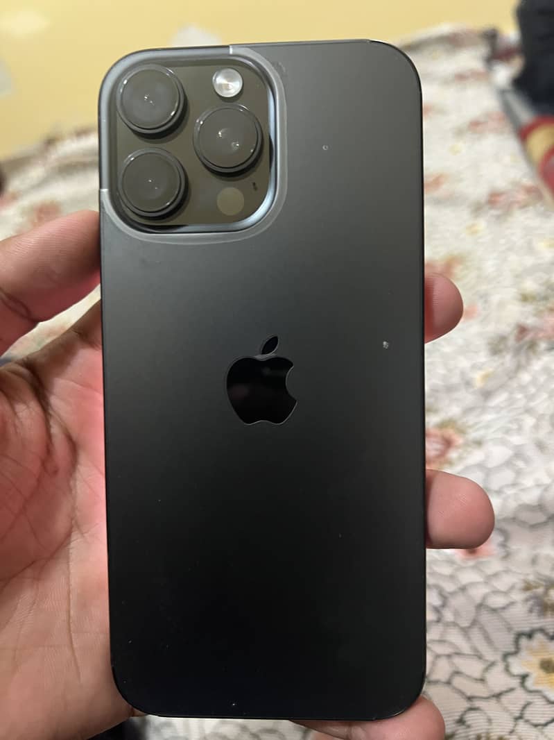 Apple iPhone 16 Pro Max 5