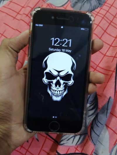 phone condition 10/8 or battery 75 Baki chalna ma okay hai