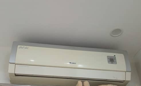 Gree 1.5 ton AC Just buy and used