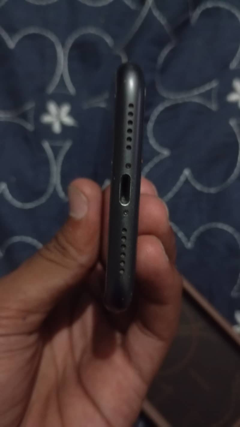 Apple iPhone 11 2