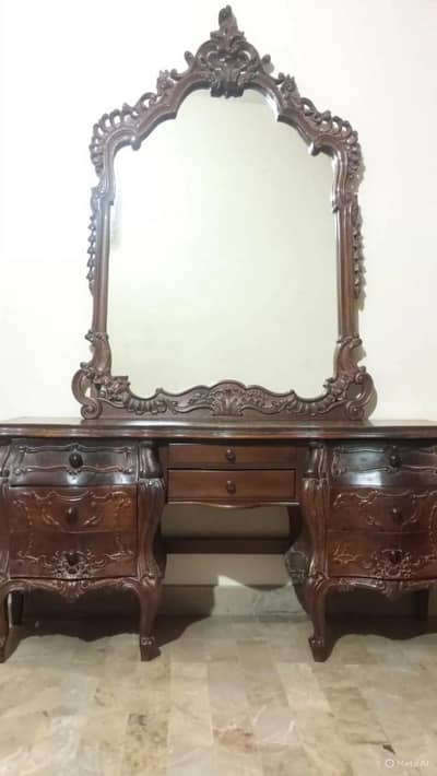 Antique Style Dressing Table for Sale