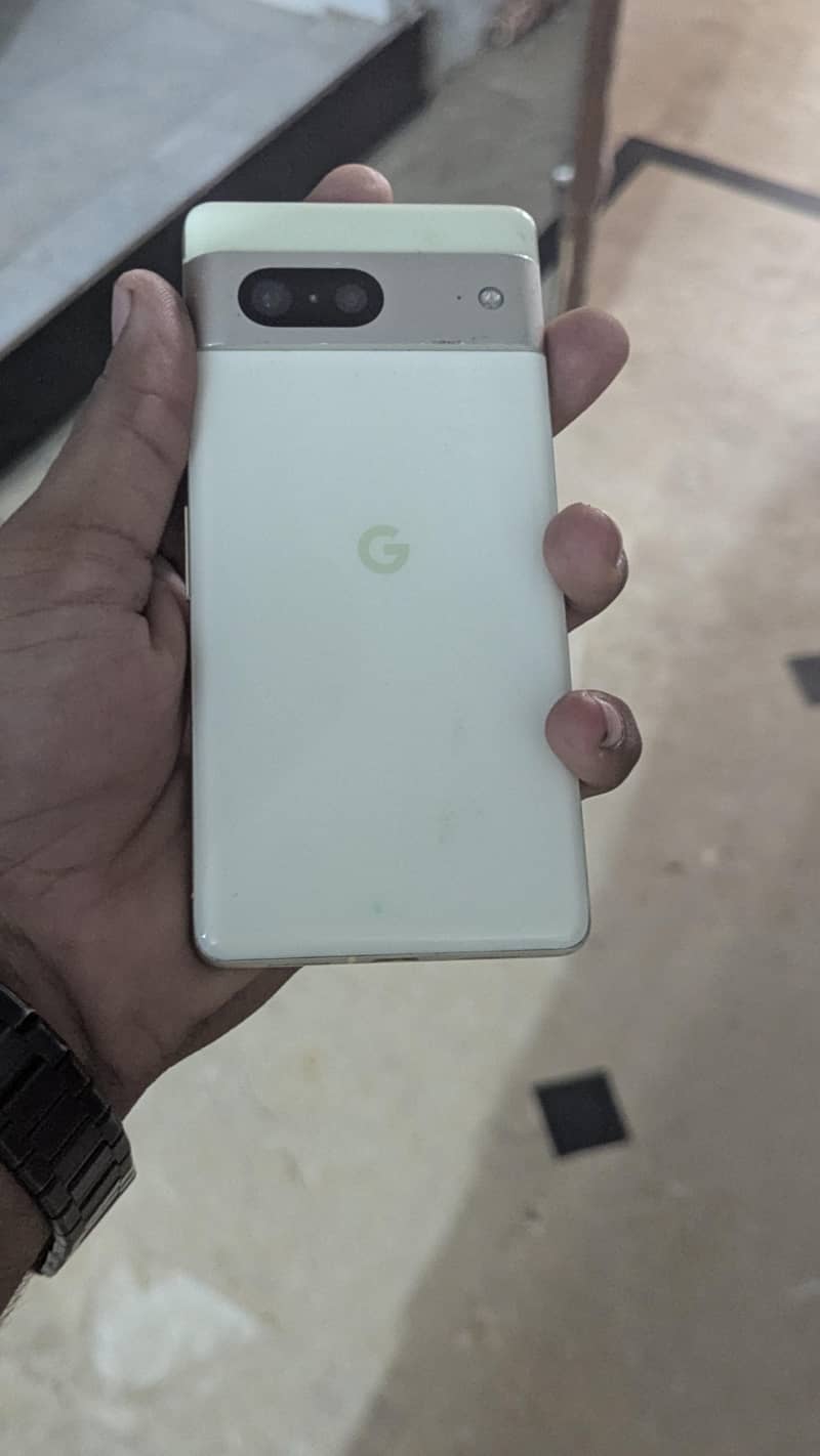 Google Pixel 7 4