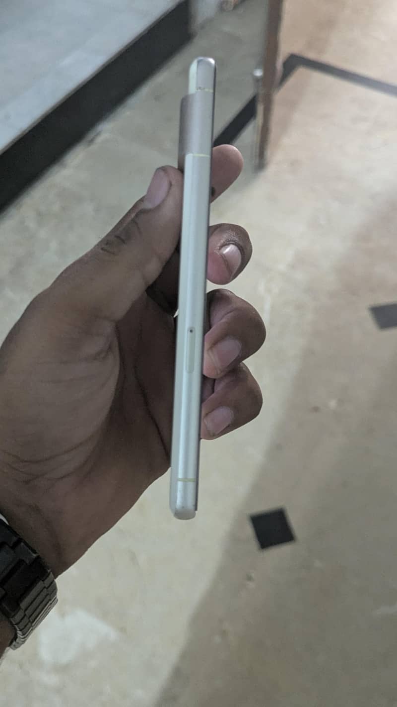 Google Pixel 7 5