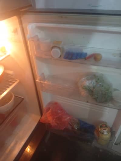 Fridge for sale ok chalo halat may hay