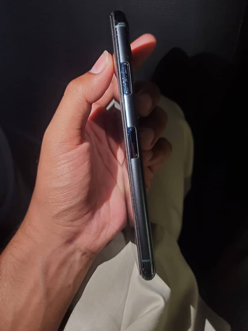 Iphone 11 pro max 4