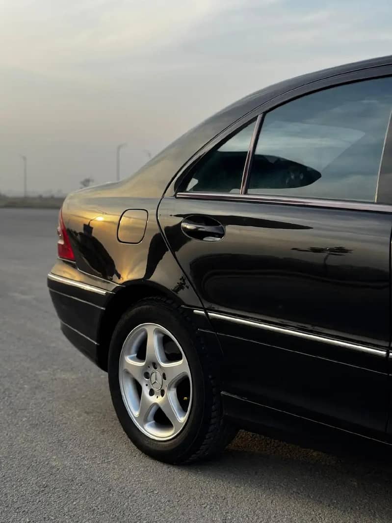Benz 2001 Deisel 2200cc 6