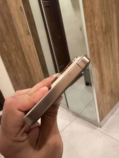  iPhone 16 Pro Max – Desert Titanium (256GB)