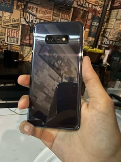 Samsung Mobile S10e