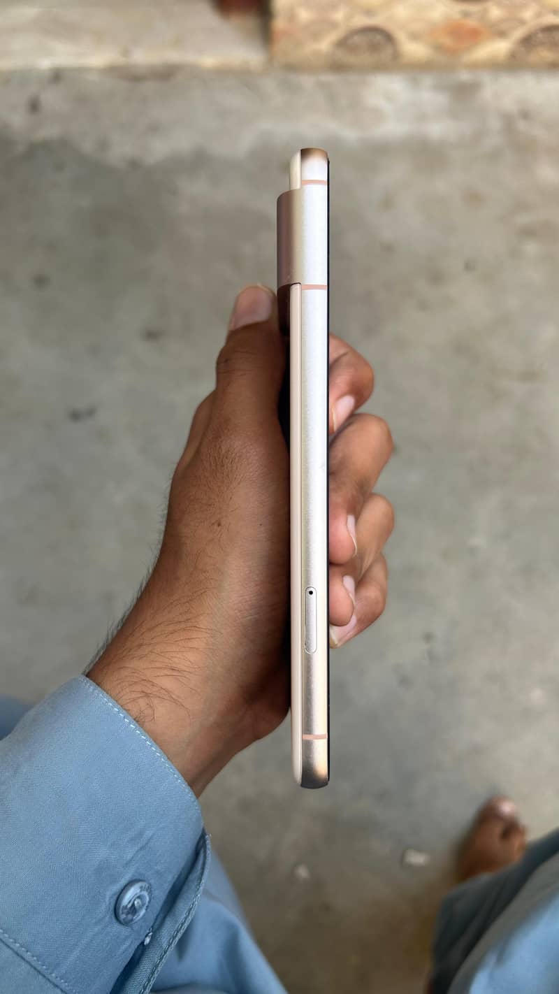 Google pixel 8 3