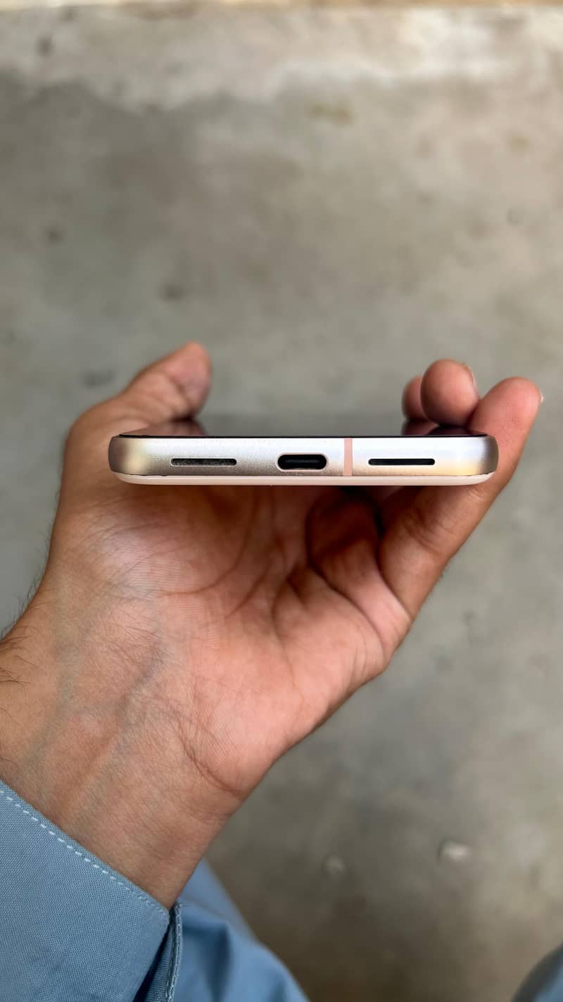 Google pixel 8 5